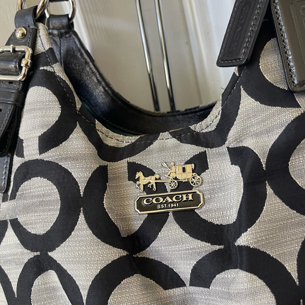 Coach Madison Maggie shoulder bag EUC - Picture 2 of 13